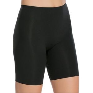 Spanx Medium Very Black Thinstincts Mid Thigh Shaping Short Shapewear